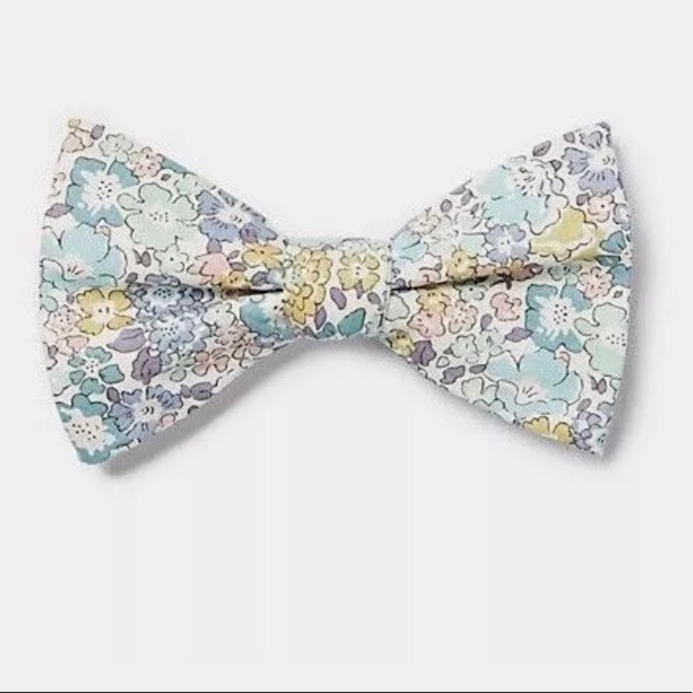 Express  Floral bow tie